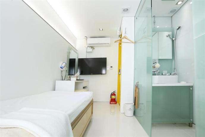 Look Hostel