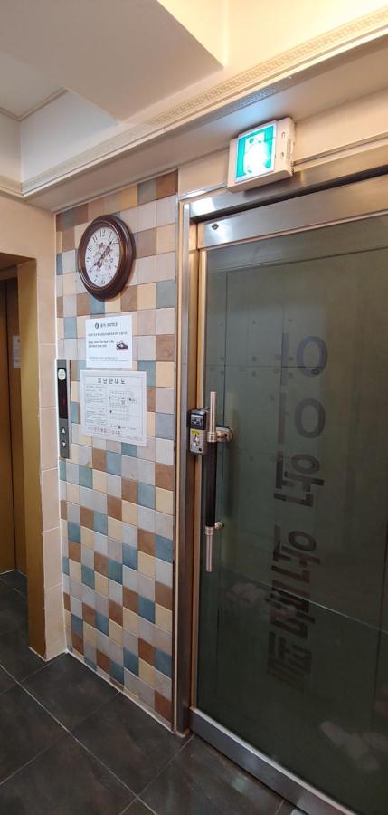Guest house I-one In Hongdae, 아이원 원룸텔