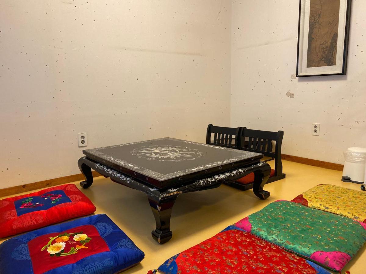 Eugene Hanok Culture Center Dongdaemun Pangsapuri *