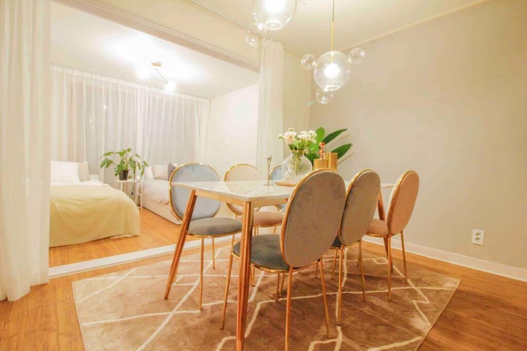 Apartment Flower House In Hongdae Seoul