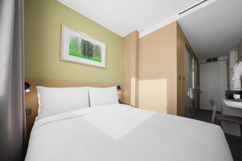 Nine Tree By Parnas Dongdaemun 4*